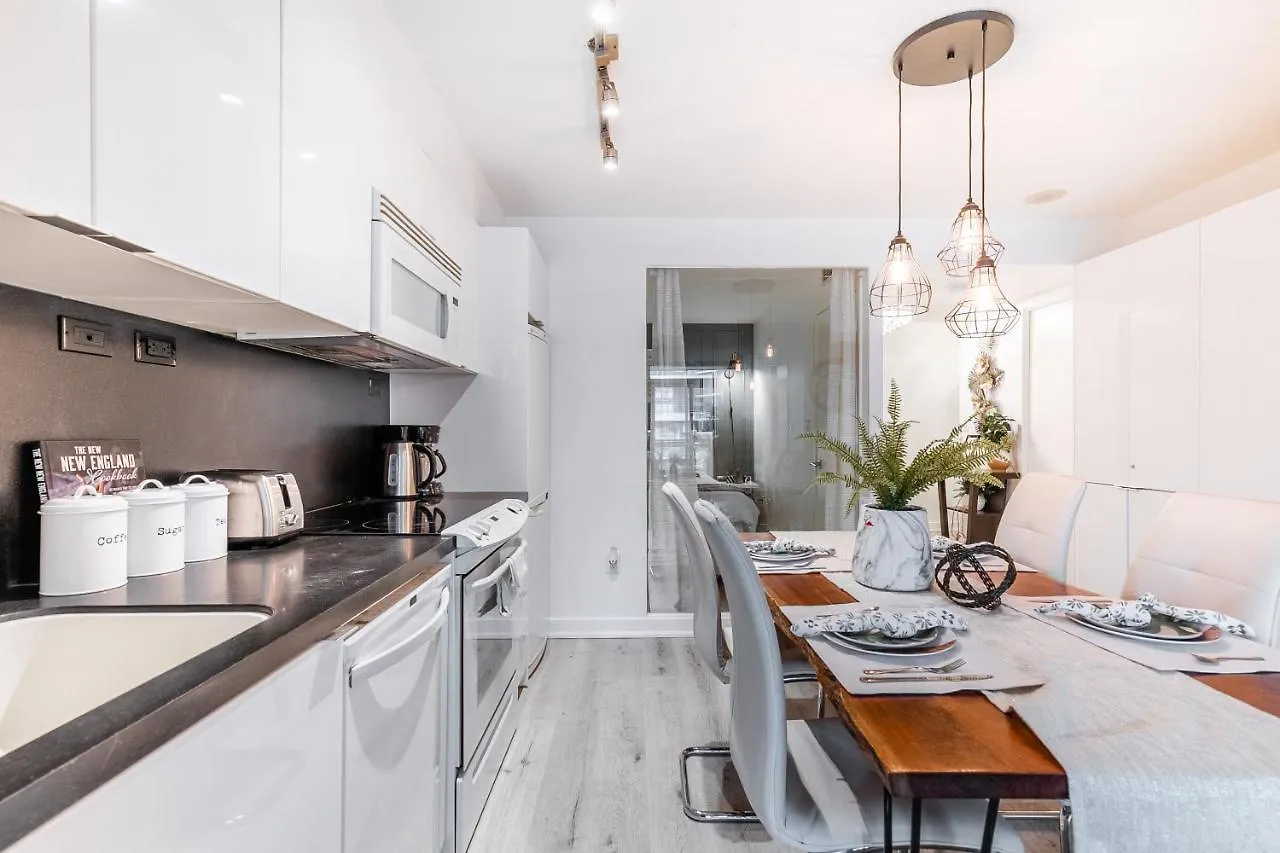 Luxury 2Br Toronto Downtown Condo W/ Cn Tower View Apartment
