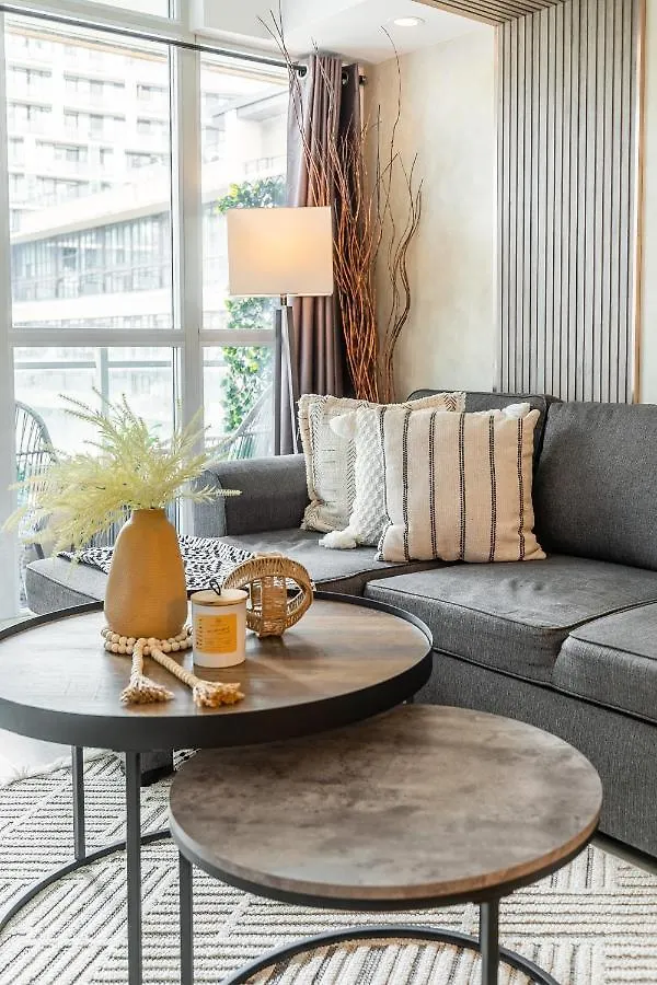 Luxury 2Br Toronto Downtown Condo W/ Cn Tower View Apartment