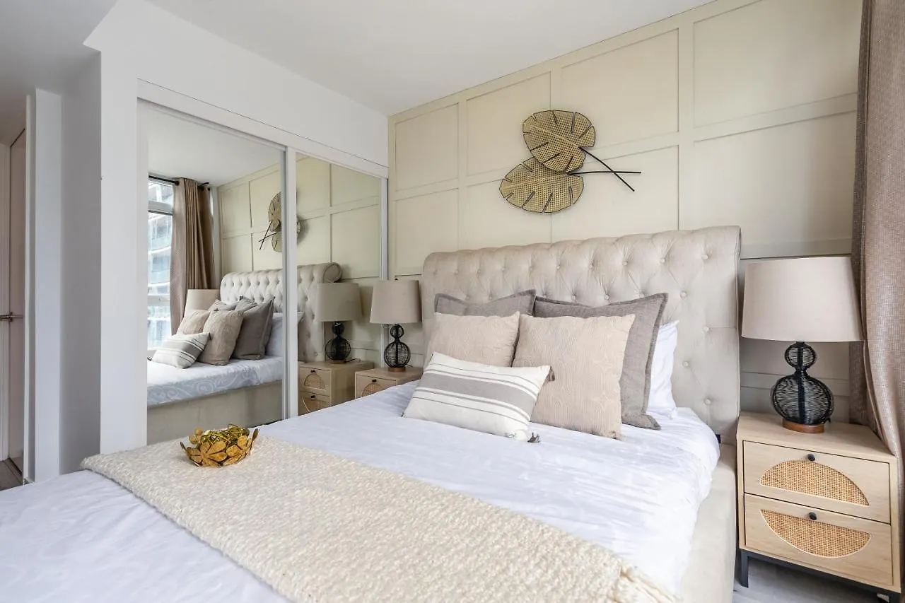 Apartment Luxury 2Br Toronto Downtown Condo W/ Cn Tower View