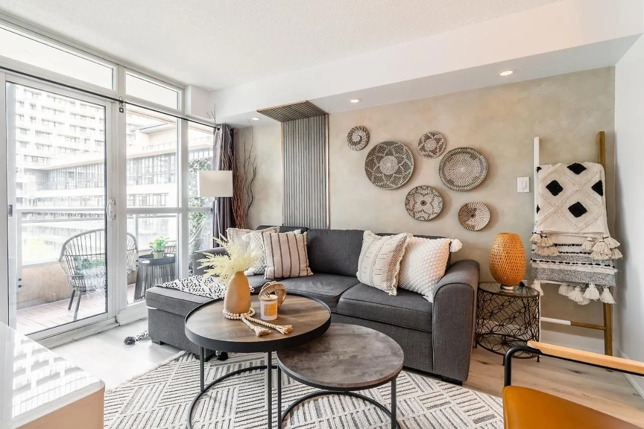 Luxury 2Br Toronto Downtown Condo W/ Cn Tower View 0*,