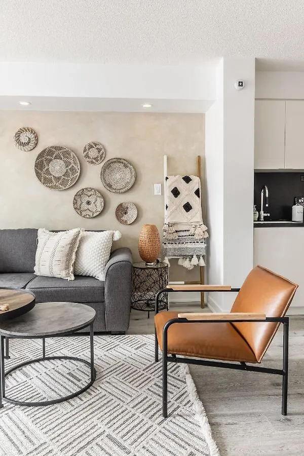 Luxury 2Br Toronto Downtown Condo W/ Cn Tower View Canada
