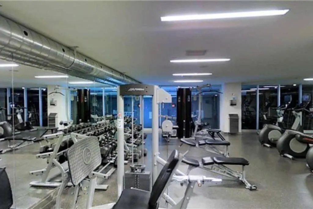 Luxury 2Br Toronto Downtown Condo W/ Cn Tower View