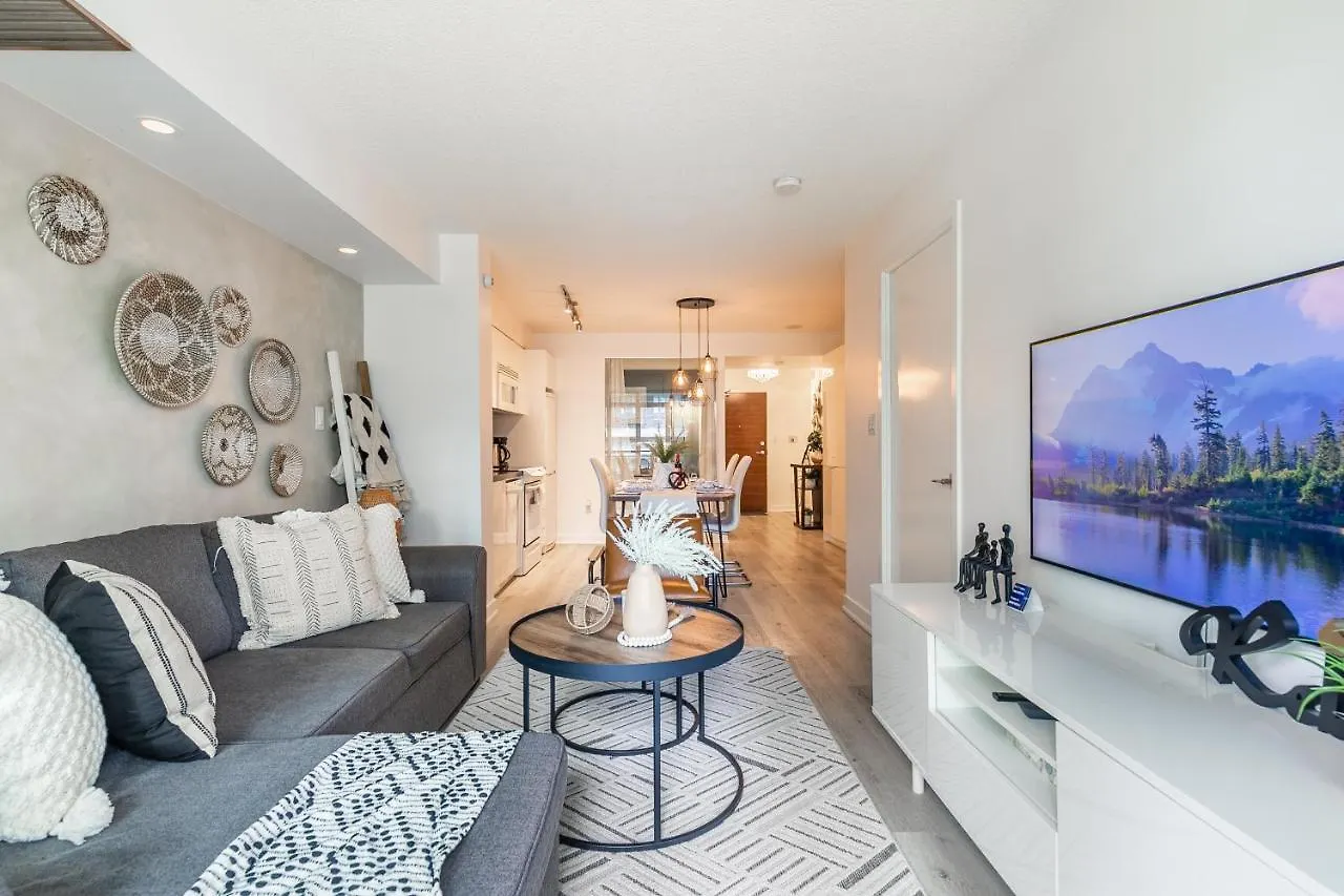 Luxury 2Br Toronto Downtown Condo W/ Cn Tower View location